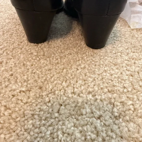 Born Kamryn Black Leather Knee-High Boots - Picture 5 of 10